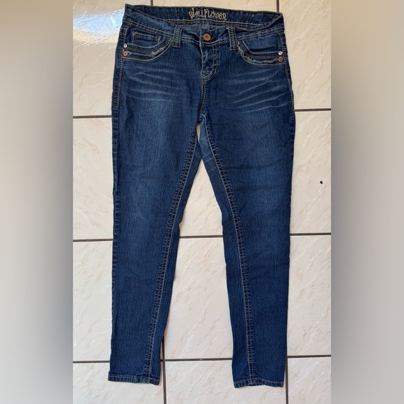 Womens Wall Flowers Jeans with flap pockets size 13 one button missing - Picture 1 of 6